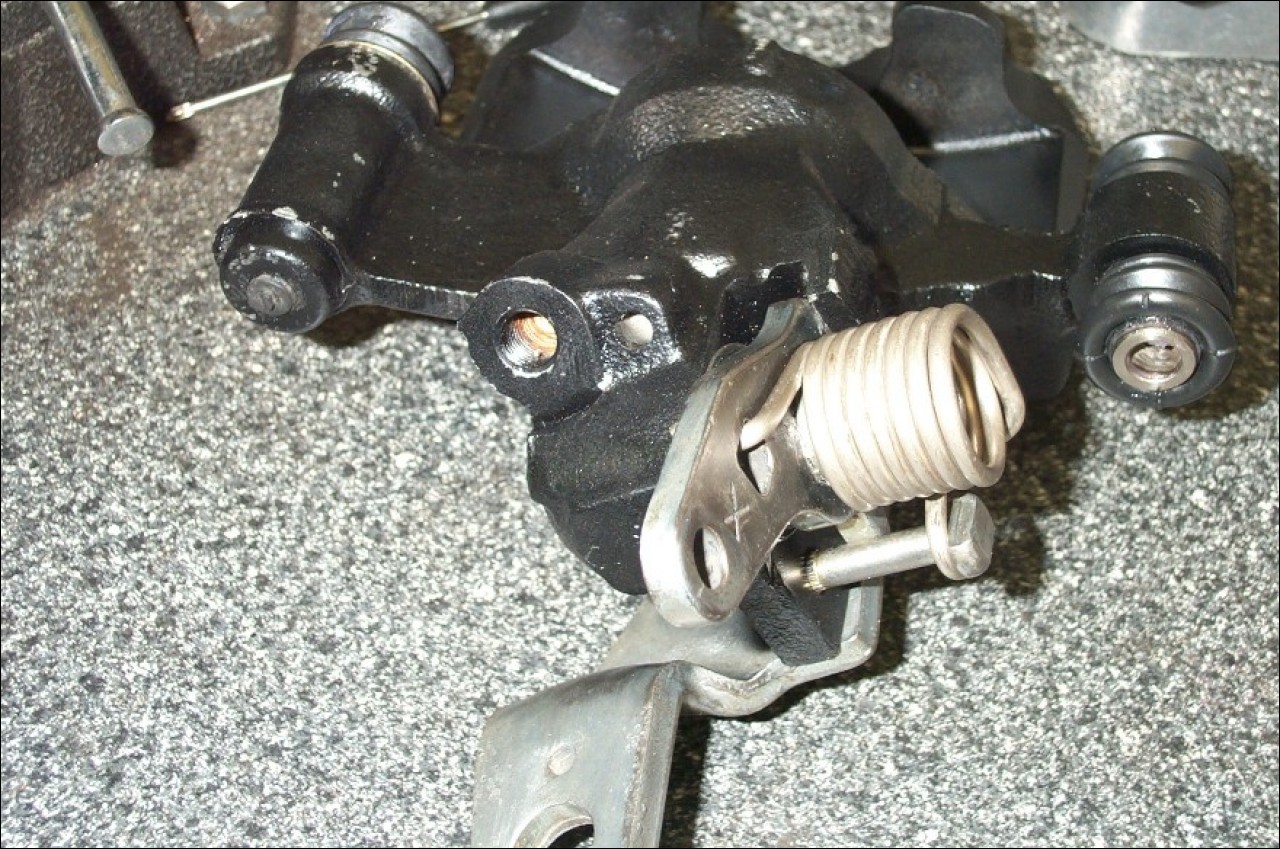 Rear Caliper Rebuild for Toyota MR2 (MkI) AW10 AW11 (19841989) Brakes